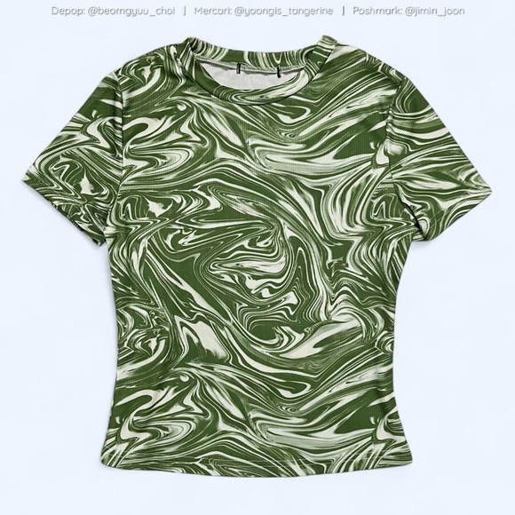 Green and white ribbed top 💚🤍 - Picture 1 of 5